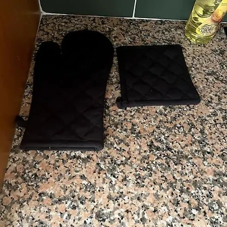 Sol No Patio - In Unserem Stadthaus Mit Innenhof Auch Ohne Auto Flexibel Bleiben بيت للعطل *