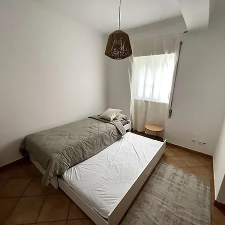 Sol No Patio - In Unserem Stadthaus Mit Innenhof Auch Ohne Auto Flexibel Bleiben بيت للعطل *