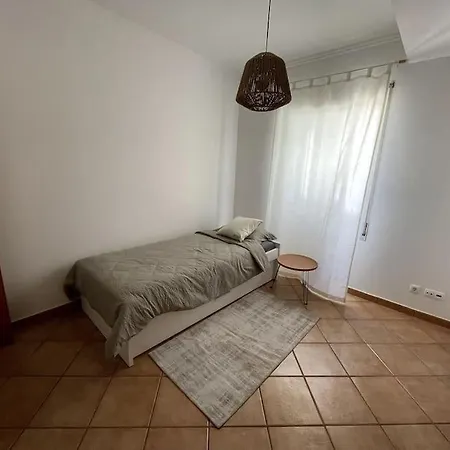 Sol No Patio - In Unserem Stadthaus Mit Innenhof Auch Ohne Auto Flexibel Bleiben بورتيماو